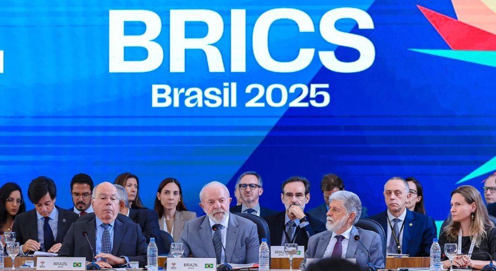 Brics ainda enfrenta resistência de países que não querem abandonar o dólar