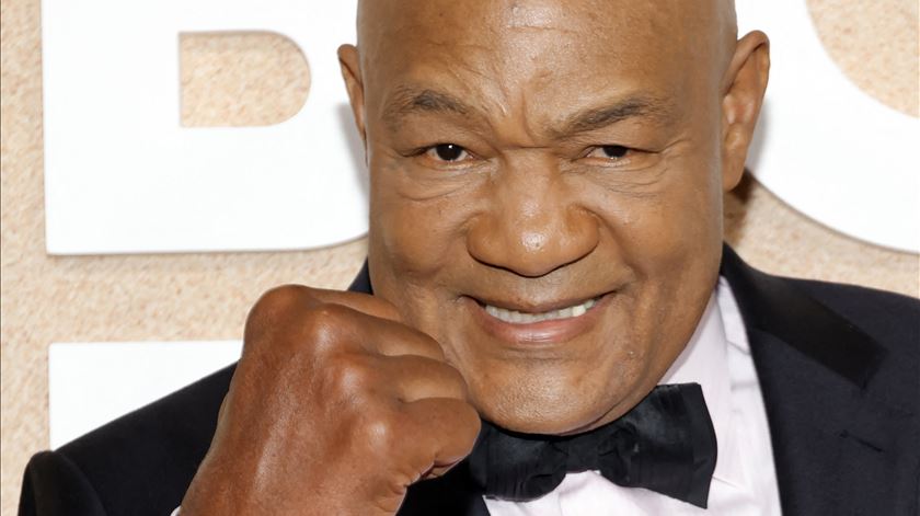 Morre George Foreman, ex-campeão mundial de boxe, aos 76 anos