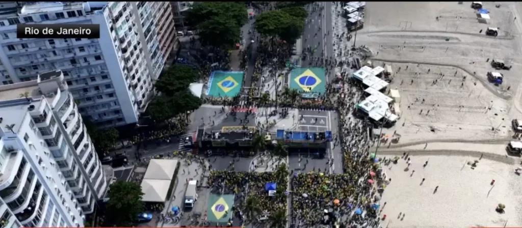 Fiasco estrondoso: ato de Bolsonaro reune 18 mil pessoas em Copacabana